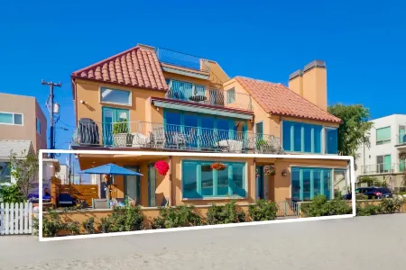 Waterfront Patio and Dining - Charming Coastal Retreat Отели рядом с достопримечательностью «Ошен Дискавери Институт»