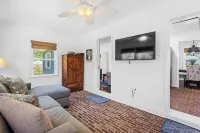 Charming Guest Favorite•Fenced Yard•Close to Sgmc & Vsu•Luv Pets•Gas Fire Pit