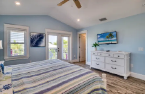 Luxury Home with Rooftop Deck and Resort-Style Pool - Amazing Summer Retreat