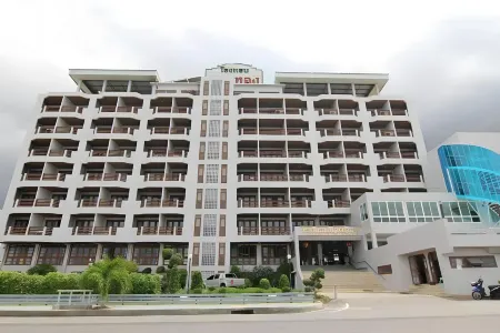 Hadthong Hotel Отели в г. Прачуапкхирикхан