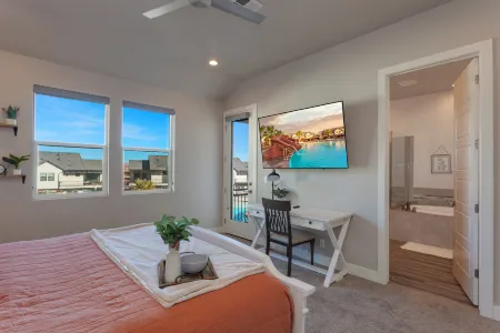 Poolside Oasis with Nintendo Switch and Amenities - Stunning Red Rock Retreat Отели в г. Санта Клара