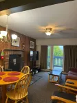 Ski Lift Access, Pool, Sauna, Hot Tub - Spacious Inviting Studio