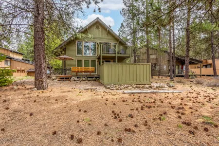 Private Hot Tub and Foosball Game - Charming Classic Cabin