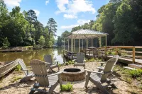 Luxury Amenities and Private Dock - Stunning Lake Norman Retreat