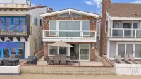 Beachfront Patio and Ocean Views - Charming Coastal Sanctuary