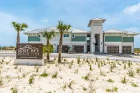 2bd 2.5 bath with beach club, pools, hot tub, golf
