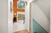 Cozy Fireplace and Indoor Movie Theater - Charming Forest Retreat Hotels in Mason County