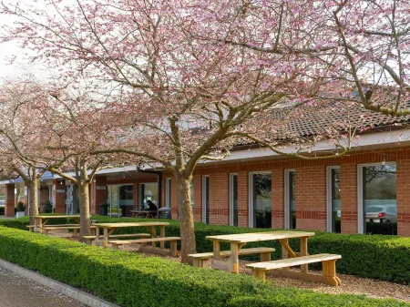 Novotel Milton Keynes Отели рядом с достопримечательностью «ANV Measurement Systems»