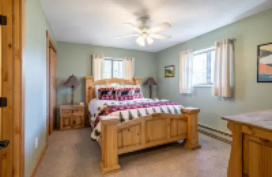 Mountain Views from WP Top Floor Getaway