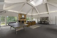 Golf Course Views and Access to Pool and Hot Tub - Charming Mountain Escape