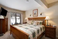 Stunning Mountain Views and Cozy Gas Fireplace - Elegant Ski Retreat