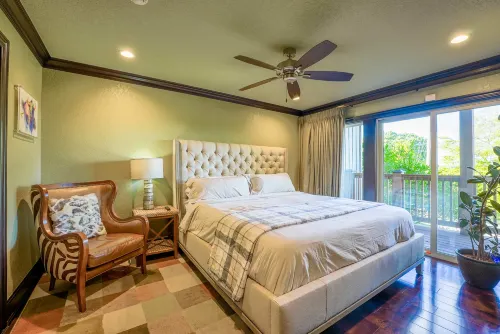 Panoramic Scenery and Cozy Balcony - Gorgeous Lake View Escape