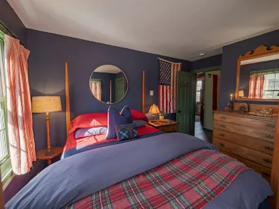 Historic Decor and Scenic Delights - Charming Nautical Retreat
