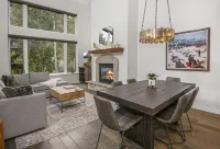 Stellar Mountain Views and Cozy Fireplace - Charming Alpine Retreat