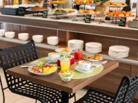 Best Western Hotel Luxor Hotels near Crocetta