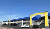 Days Inn by Wyndham Salina South - موقف سيارات