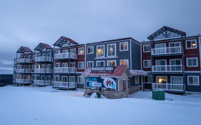 Ski-in Ski-Out Access and Cozy Comfort - Spectacular Mountain Retreat Hotels near Splitrock Pools