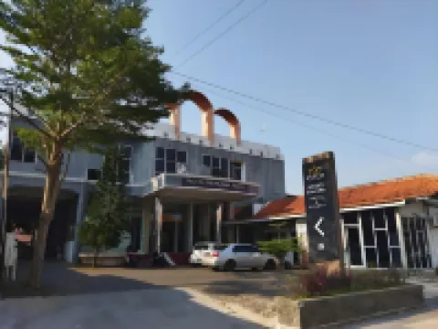 Royal Kencana Hotel powered by Cocotel Hotels in Jepara