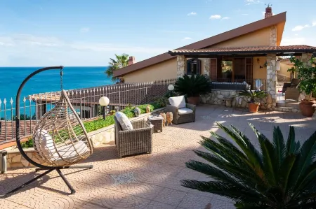 Gorgeous Villa with outbuilding for a relaxing vacation Отели в г. Torre Colonna-Sperone