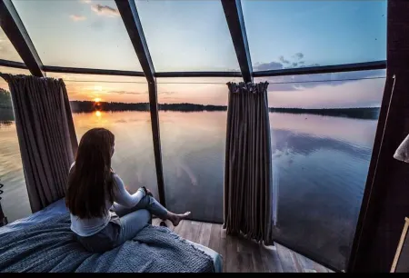 Room in Lodge - Peace & Quiet Hotel Floating Glass Room for 2 Guests Experience Northern Lights