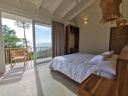 Casa Luna - Private Suites with Ocean View, Pool, AC, WiFi Hotels in San Francisco de Coyote