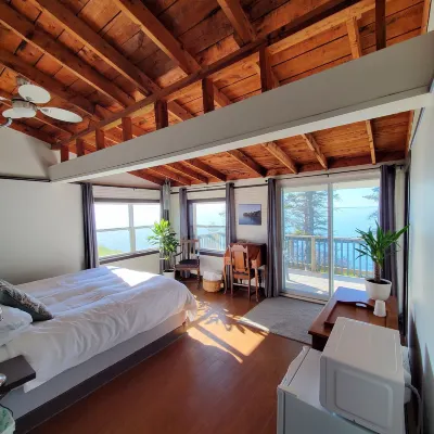 The Cliffside Inn - Beach