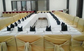Hotel Kanishk