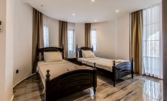 Luxurious Villa with Private Pool in Antalya - Housity
