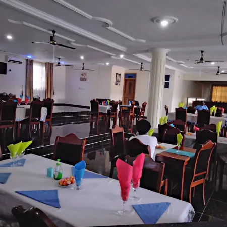 Renajoe Exclusive Guesthouse Tema Community 9