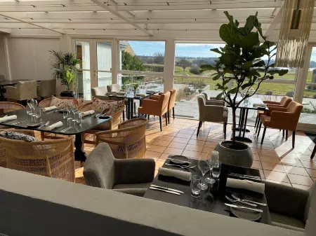 Møn Golf Resort - Hotel Præstekilde Отели рядом с достопримечательностью «Liselund»