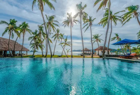 Tropica Island Resort-Adults Only Отели в г. Мана Айленд