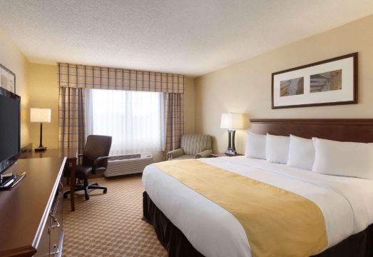 컨트리 인 앤 스위트 바이 래디슨