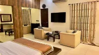 Royal Inn Hotel Hotels in Карачі