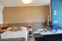 La Bouganville Studio 200 m from the Sea