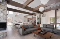 Silver Maple Chalet by Hakuba White Fox Company