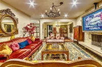 Neocolonial Nouveau Kensington Vacation Home Hotels in Greater Vancouver