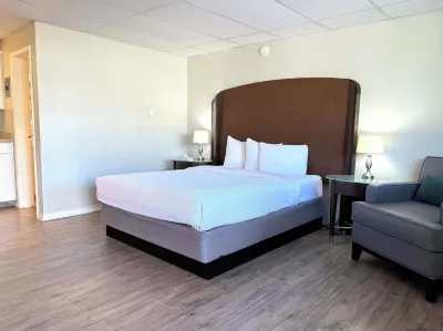 Departure Bay Motel Hotels near WildPlay Maffeo Sutton Park Zipline