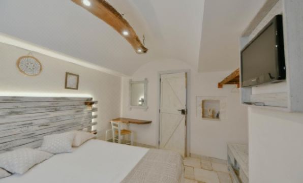 Trulli Colebè Con Piscina