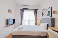 Warm and Simply Studio Apartment at Sky House BSD - Wifi