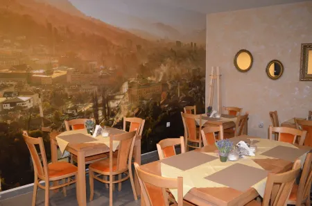 Hotel Berr Отели рядом с достопримечательностью «Старая православная церковь»