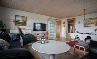 4 Bedroom Apartment - 20 Min Walk from City Centre - Nature