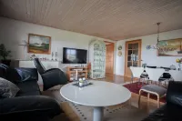 4 Bedroom Apartment - 20 Min Walk from City Centre - Nature