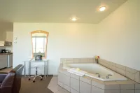 South Pier Inn - Hot Tub