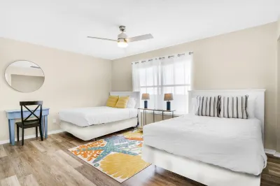 Beach Within Reach Hotel in zona Silver Sands Premium Outlets