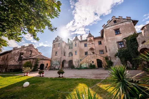 Ansitz Zinnenberg Hotels in Fondo