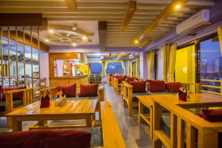 Hotel Task International Pvt Ltd Отели рядом с достопримечательностью «Deurali»