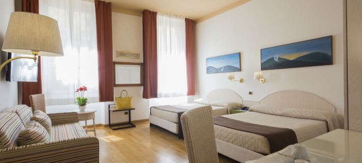 Piazza Paradiso Accommodation Hotele w: Siena