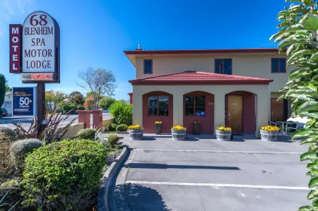 Blenheim Spa Motor Lodge Отели в г. Бленхейм