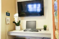 Days Inn by Wyndham Calgary Airport