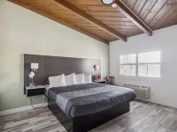 Discovery Inn Monterey Bay Hotels in Seaside